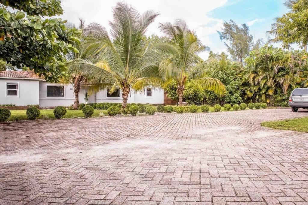 Hot Tub House On Golf Course! 10 Mins To The Beach Miami Luaran gambar