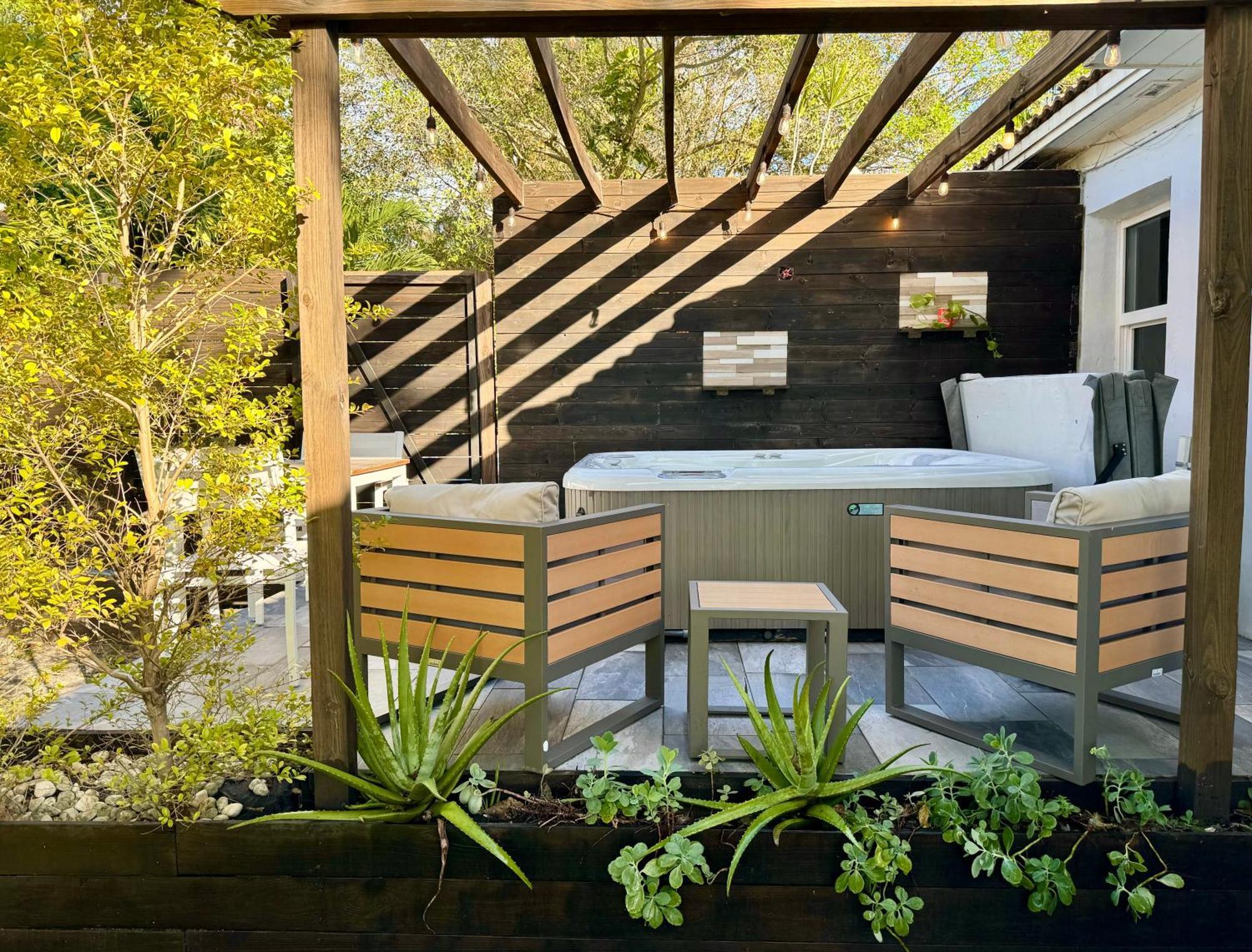 Hot Tub House On Golf Course! 10 Mins To The Beach Miami Luaran gambar